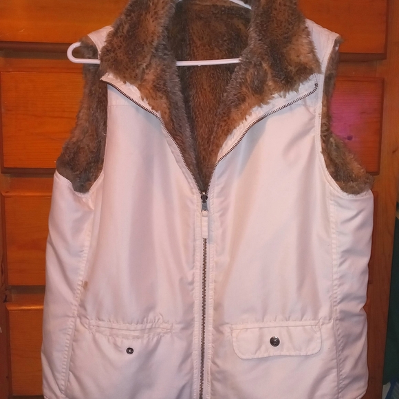 reversible fur vest,classy blouse, NWT shirt,dres - Picture 1 of 12